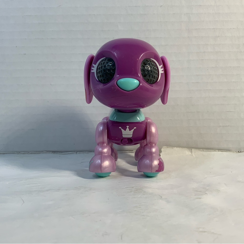 Zoomed Zupps Royal Pups, Queen Beagle
